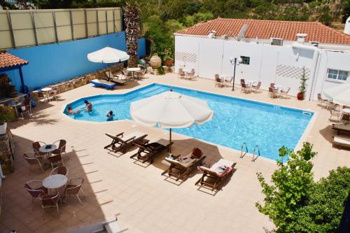 Venardos Hotel - image 4