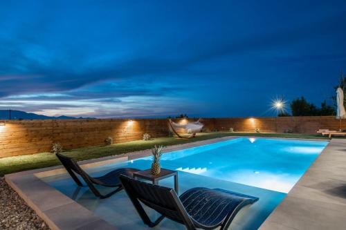 Úszómedence, Aktis Elegant Villa in Alykanas