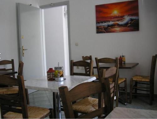 Finikas Hotel - image 7