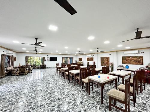 Pet Friendly Cottage Room in Kolkata