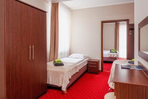 Quadruple Room with Terrace image 7