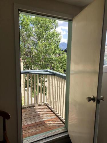 unit #302 Mountain view 2 beds in DT, Canmore (Foto 10)