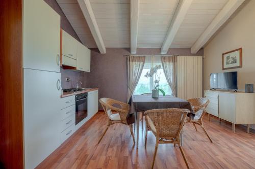 virtuve, La Rosa Gialla Bio Apartments & rooms in Narzole