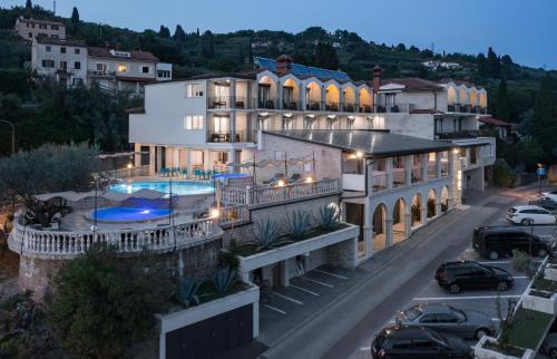 Hotel Tomi 2