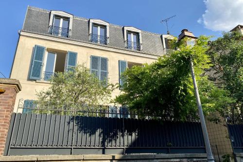 Large manor house one street from Paris 20 - Location saisonnière - Bagnolet