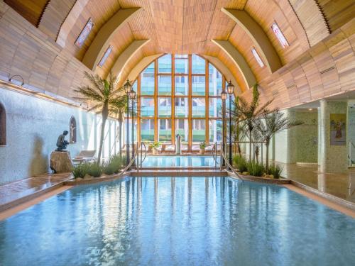 Bể bơi, NaturMed Hotel Carbona in Hévíz
