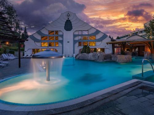 Bể bơi, NaturMed Hotel Carbona in Hévíz