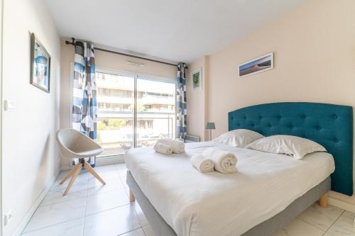 One-Bedroom Apartment image 8