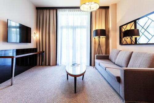 Deluxe Twin Room image 4