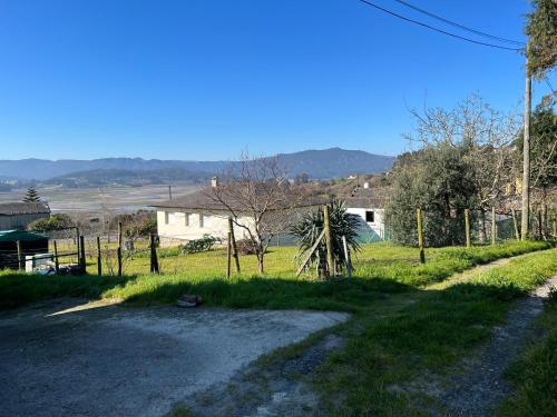 CASA EN ALDEA DE ORTIGUEIRA MIRANDO AL MAR