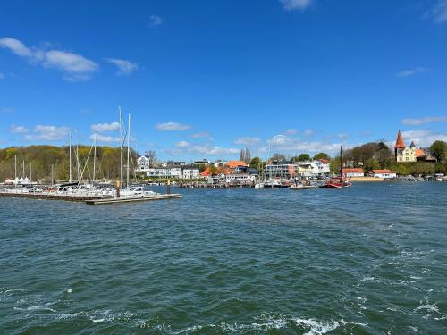 Skats, Fewo Elena 150 m bis zum Strand in Altefahr