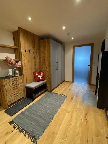 Appartements Lorenzoni, Cafe Konditorei Helmut Lorenzoni in Kirchberg in Tirol, Österreich