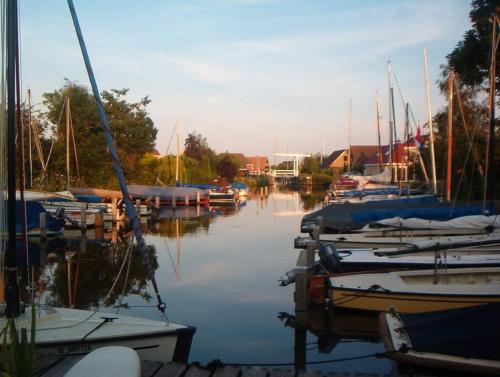 Vakantiewoning Sneekermeer, huur sloep of zeilboot mogelijk