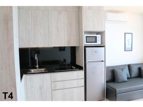 Apartment with Sea View image 3