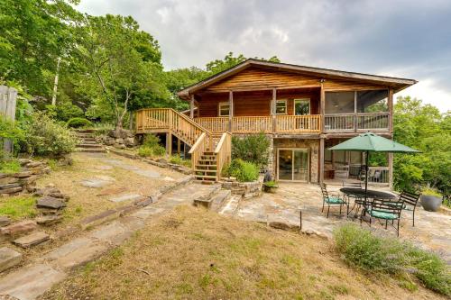 Scenic Eagle Rock Retreat on Table Rock Lake!