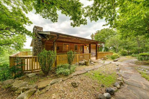 Scenic Eagle Rock Retreat on Table Rock Lake!