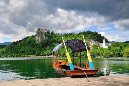 ที่เที่ยวใกล้ที่พัก, Ana Rooms Bled in กลางเมืองเบลด