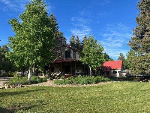 3076 W Highway 160 - Combo in Mancos (CO)