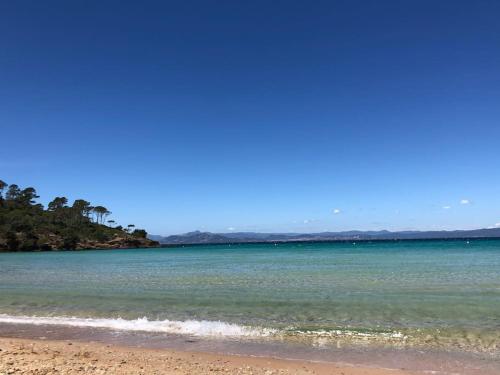 Ile de Porquerolles, KerMarc, appartement lumineux avec grande terrasse