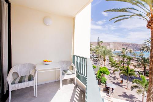  Apartment Carmen Sunrise, Los Cristianos, Pension in Los Cristianos