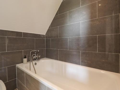 Фасада на хотела, Six Acres House in Beckley