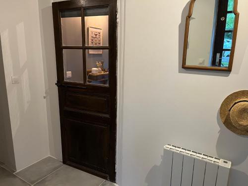 ทางเข้า, Les Ecureuils, chambre au calme in ชองปาลม็อง