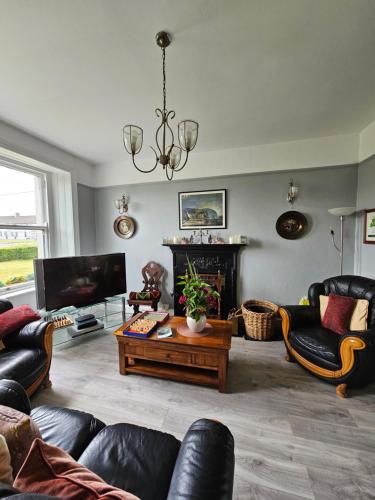 Létesítmények, The Old Cable Historic House & Seafood Restaurant in Waterville