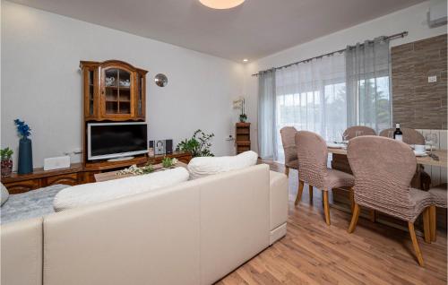 2 Bedroom Gorgeous Apartment In Nedescina