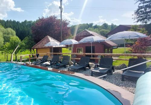 Басейн, GREEN LAND Family Fun Sport Resort in Смар'є прі Єлса