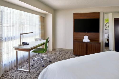 1 queen bed