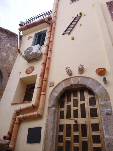  Casa Con Terrazze Vista Mare in Forza dʼAgro