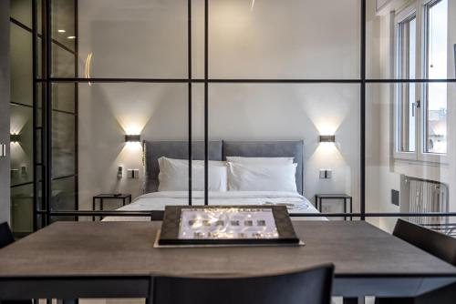 New & Bright Balcony Flat by Central Station, Mediolan