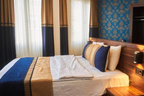 Seven Dreams Hotel - image 2
