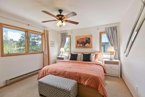 Windwood Townhome - Downtown Frisco in Frisco, USA