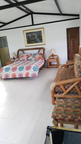 Casa Blanca, ideal para parejas en Finca el Paraíso