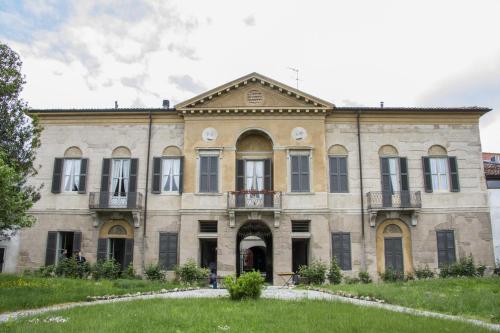  Palazzo Pelandi, Pension in Alzano Lombardo