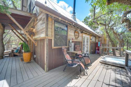 Horse Thief Inn Cabin Retreat with Deck and Hot Tub! in Glenbrook