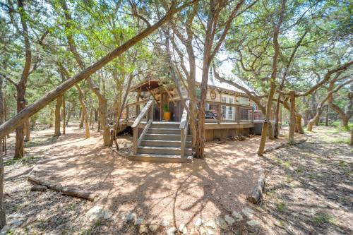 Horse Thief Inn Cabin Retreat with Deck and Hot Tub! in Glenbrook