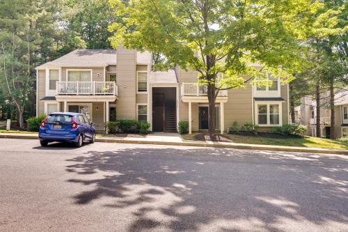 Quiet Columbia Condo Near Parks and Pool!