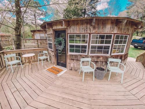 Unique Yurt! Watch hangliders from the porch…