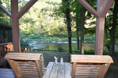 River Time Cabin -Time floats away!