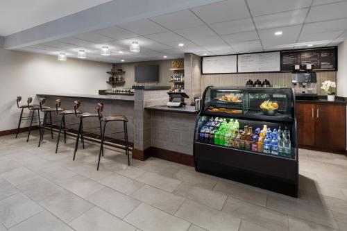 Courtyard by Marriott Manchester-Boston Regional Airport