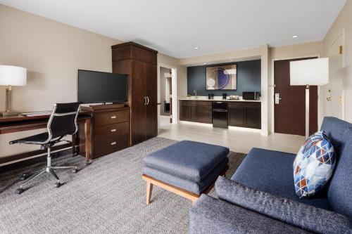 Courtyard by Marriott Manchester-Boston Regional Airport