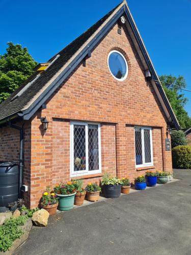 Topsy-Turvy, Gardeners Cottage, Clungunford, Ludlow, Shropshire SY70PN