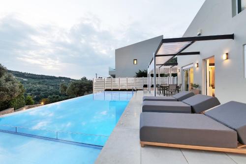 Moly - Luxury Villa with Heated Private Pool