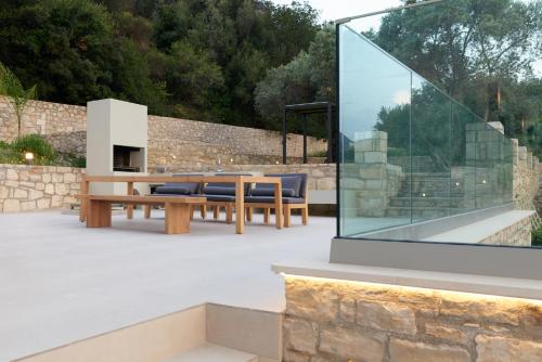 Moly - Luxury Villa with Heated Private Pool - image 7