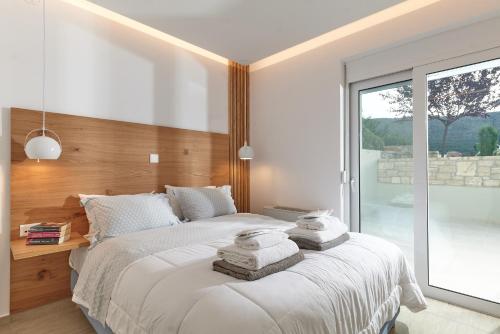 Moly - Luxury Villa with Heated Private Pool - image 13