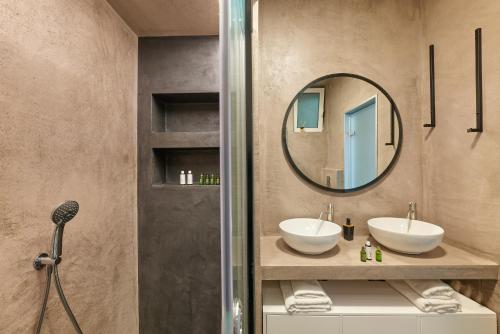 Moly - Luxury Villa with Heated Private Pool - image 3