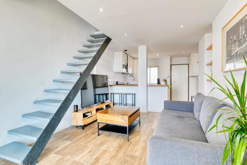 An elegant apartment with a breathtaking view of the surrounding area