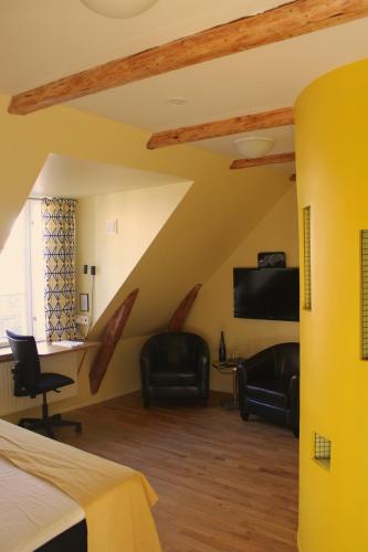 Double Room (160cm Bed)